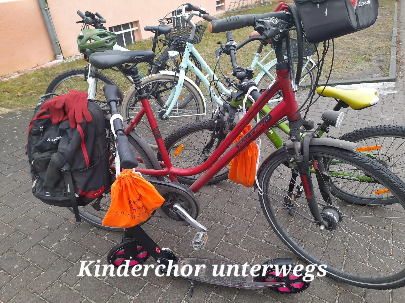 Kinderchor unterwegs zum Spendensammeln, Februar 2023